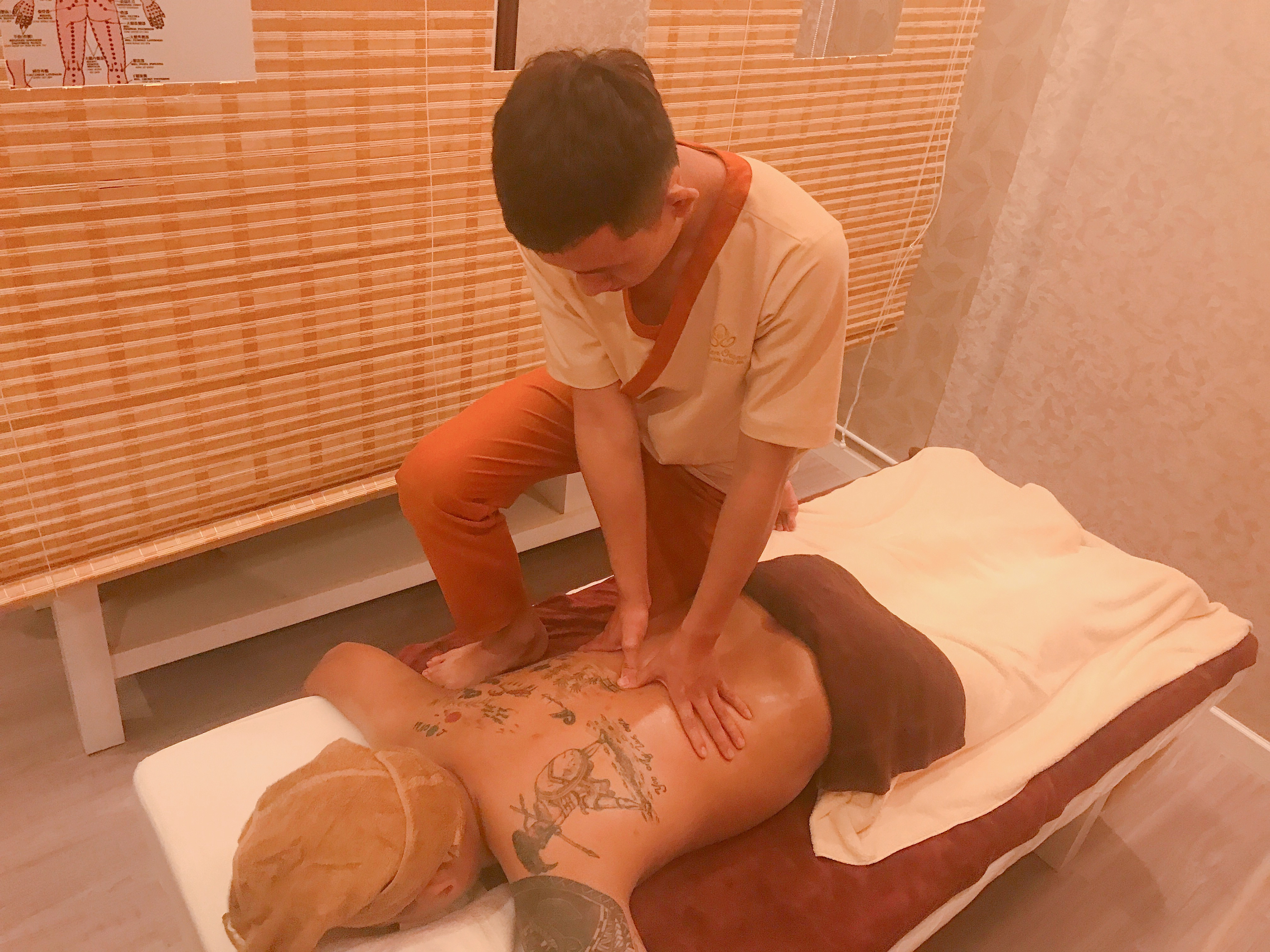 Massage Bấm Huyệt - Acupressure/Shiatsu Massage